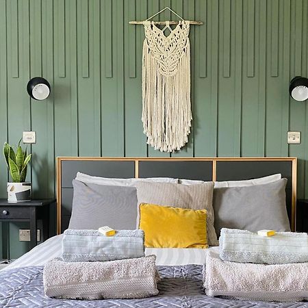 Spacious Room In The Centre Of Portree Exterior foto